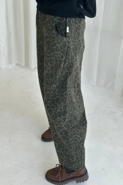 Arc Pants (Fern Leopard)