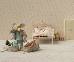 Baby Mouse in Carry Cot (Rose)