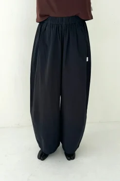 Parachute Pants (Black)