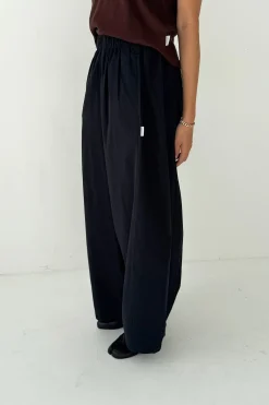 Parachute Pants (Black)