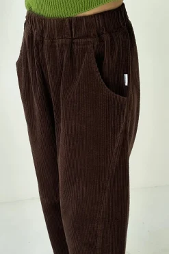 Soft Corduroy Arc Pants (Brown)